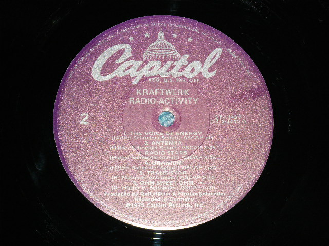 画像: 's KRAFTWERK - RADIO -ACTIVITY ( Ex+++/MINT- )  / 1977 US AMERICA REISSUE "PUPLE Label"  Used LP 