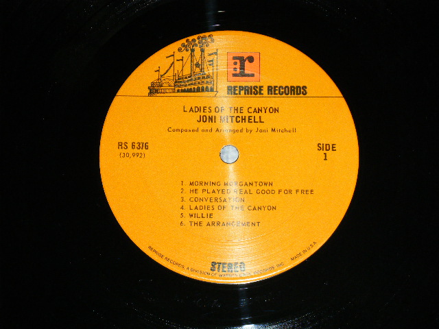 画像: JONI MITCHELL  - LADIES OF THE CANYON ( Matrix # : RS-6376  30992-A 1B / RS-6376  30993-B 1A  / 1970  US AMERICA ORIGINAL "2nd Press'r' Logo on Top Label" Used  LP 