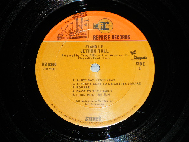 画像: JETHRO TULL - STAND-UP (Matrix # 30934  RS 6360 A 1F / 30935  RS 6360 B  1D ) ) ( Ex-/Ex++ Looks:;Ex )  /  1969 USA AMERICA ORIGINAL 1st Press "ORANGE & BROWN with 'W7' 'r' Logo on Top Label"   Used LP