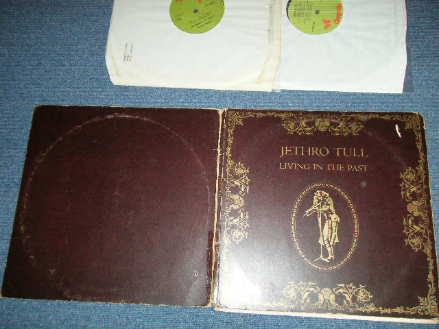 画像1: JETHRO TULL - LIVING IN THE PAST ( VG+++/Ex )  /  1972 UK ENGLAND ORIGINAL "With Booklet"  Used 2-LP's 