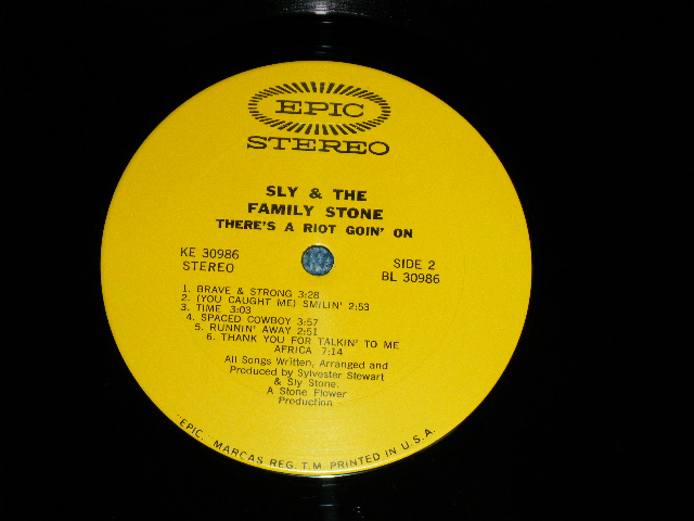 画像: SLY & THE FAMILY STONE - THERE'S A RIOT GOIN' ON ( Ex+/Ex+++ ) / 1971 US AMERICA ORIGINAL Used LP 