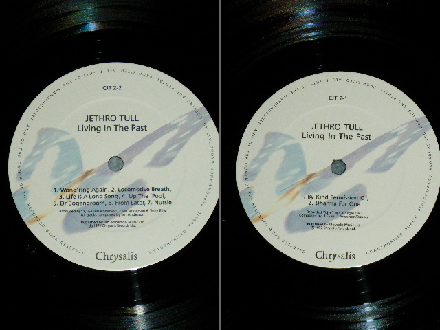 画像: JETHRO TULL - LIVING IN THE PAST ( Ex-/MINT- )  /  1980 UK ENGLAND REISSUE  Used 2-LP's 