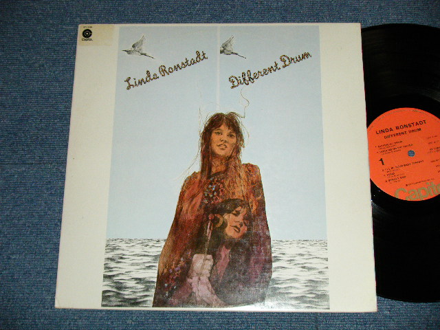 画像1: LINDA RONSTADT- DIFFERENT DRUMS ( Ex++/Ex+++ )  / 1974 US AMERICA  ORIGINAL "RED LABEL" Used LP 