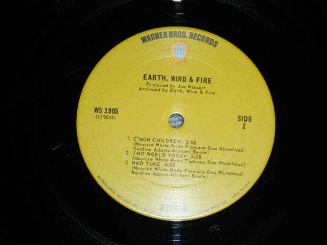 画像: EARTH WIND and FIRE - EARTH WIND and FIRE (Debut Album )  ( MINT-, Ex+/MINT- Looks:Ex+++ : WOBC) / 1971 US AMERICA ORIGINAL "GREEN with WB logo on TOP" Label  Used LP  with SONG SHEET 