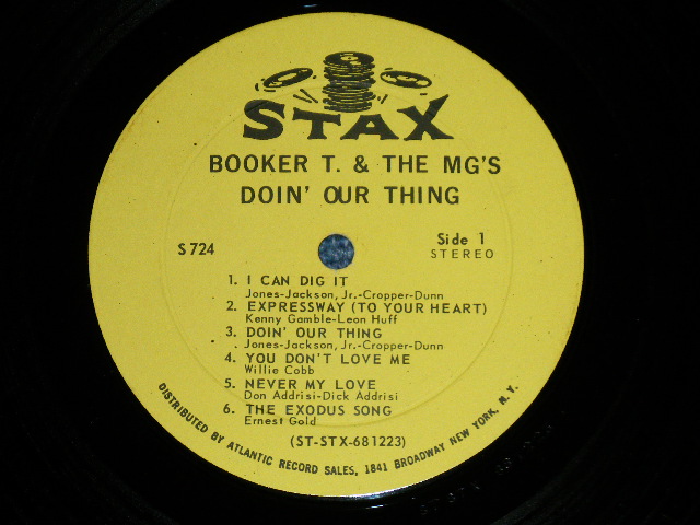 画像:   BOOKER T.& THE MG'S - DOIN' OUR THING ( Matrix # ST-STX 681223-1  / ST-STX 681224-1S ) ( Ex/Ex+++ :EDSP ) / 1968 US AMERICA  ORIGINAL  2nd Press "1841 BROADWAY CREDIT at Bottom Label" STEREO Used LP  
