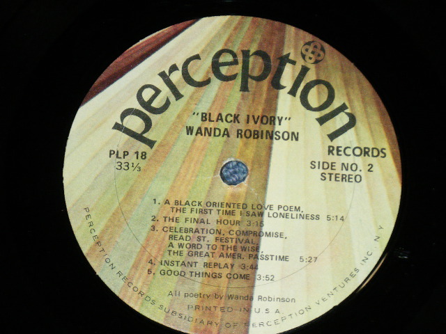 画像: WANDA ROBINSON - BLACK IVORY : With BOOKLET on FRONT COVER ( Ex++/Ex++ ) / 1971 US AMERICA  ORIGINAL Used LP  