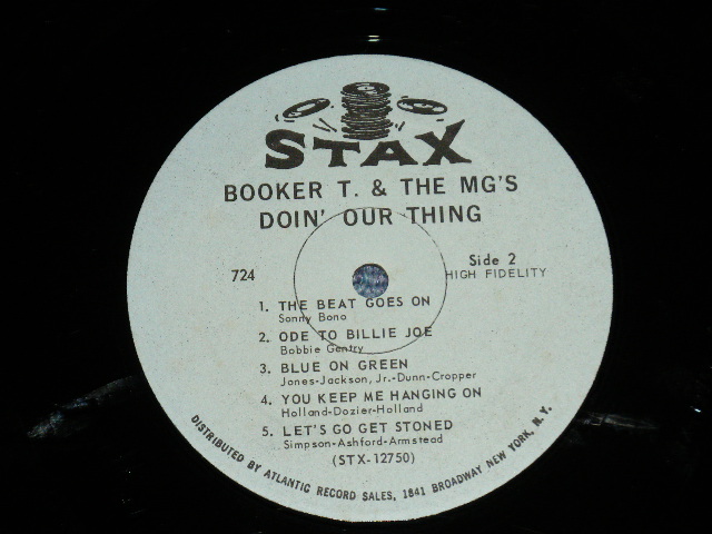 画像:   BOOKER T.& THE MG'S - DOIN' OUR THING ( Matrix # STX-172749-A/STX-17250-B ) ( Ex+++//Ex+++ ) / 1968 US AMERICA  ORIGINAL  1st Press "BLUE Label" "1841 BROADWAY CREDIT at Bottom Label" MONO  Used LP  