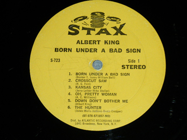 画像: ALBERT KING - BORN UNDER A BAD SIGN( Matrix # ST STX 671057-A A △10701/ST STX 671058-A A △10701-x) (Ex++/Ex++ Looks:Ex+ )  / 1967 US AMERICA ORIGINAL 2nd press "YELLOW Label with 'ATLANTIC' CREDIT at BOTTOM Label" STEREO Used LP