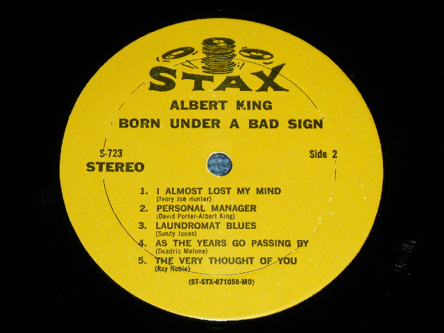 画像: ALBERT KING - BORN UNDER A BAD SIGN( Matrix # ST STX 671057-A A △107001/ST STX 671058-A A △10701-x) (Ex+++/Ex++ Looks:Ex+++ )  /  1967 US AMERICA ORIGINAL "YELLOW Label without CREDIT at BOTTOM Label" STEREO Used LP