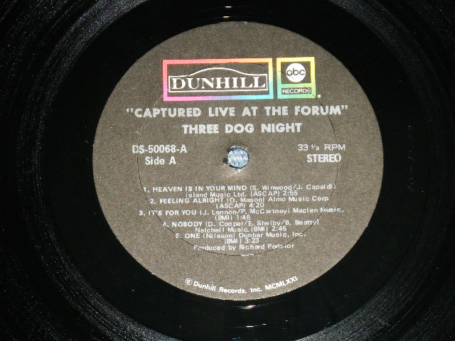 画像: THREE DOG NIGHT  - CAPTURED LIVE AT THE FORUM (  Matrix # A-RE 10-19-70 / B-RE 10-19-70 )  ( Ex++/MINT- ) / 1969 US AMERICA ORIGINAL Used LP 