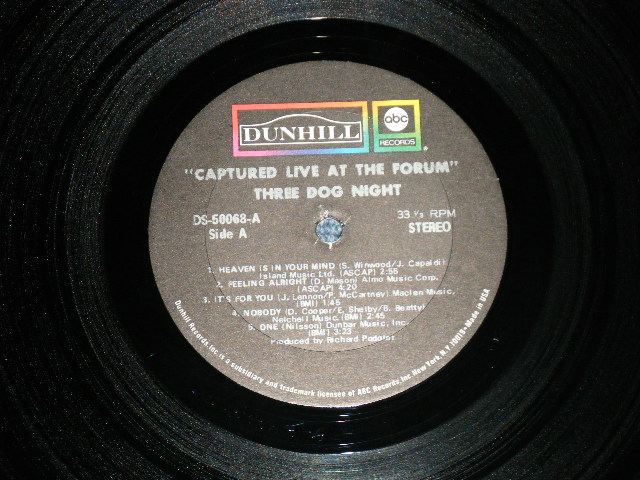 画像: THREE DOG NIGHT  - CAPTURED LIVE AT THE FORUM (  Matrix # A / B-RE 10-19-70 )  ( Ex++/MINT- A-1,2:Ex++) / 1969 US AMERICA ORIGINAL Used LP 