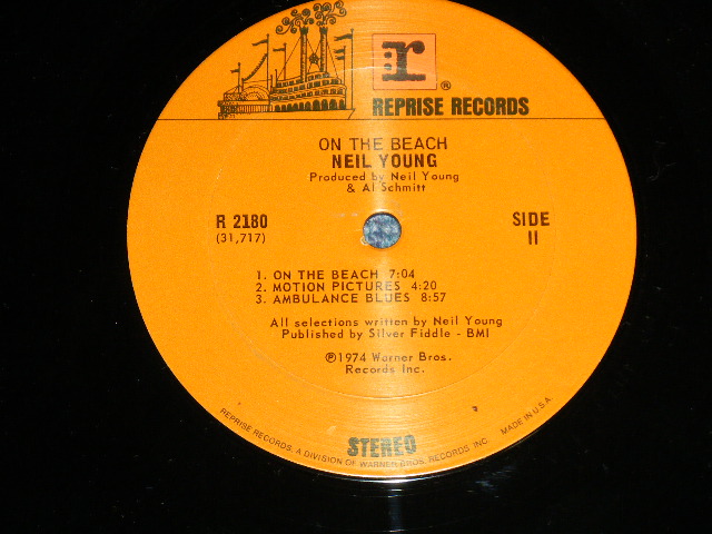 画像: NEIL YOUNG   - ON THE BEACH ( Matrix # R-2180 31716 RE-1-1A/R-2180 31717 RE-1-1A ) ( MINT-/MINT- : Cut out ) / 1974 US AMERICA ORIGINAL "BROWN with Orange 'r' Logo on Top STEREO at Bottom Label" Used LP 