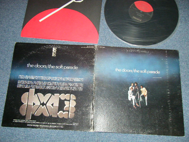 画像1: THE DOORS - THE SOFT PARADE ( Matrix # A SP ESRD 5287 C / B SP ESRD 5287 C ) ( Ex+/Ex++ Looks:Ex+++ )/ 1983 US AMERICA  "BLACK & RED Label"  Used LP 