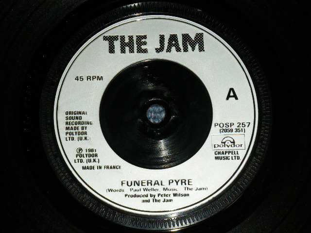 画像: THE JAM ( PAUL WELLER ) - FUNERAL PYNRE : DISGUISES  ( Ex+++/MINT- )  / 1981 UK ENGLAND ORIGINAL Used 7" Single with Picture Sleeve