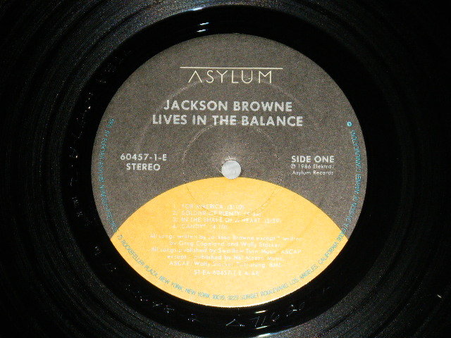 画像: JACKSON BROWNE - LIVES IN THE BALANCE (MINT/MINT )  / 1986 US AMERICA ORIGINAL Usaed LP