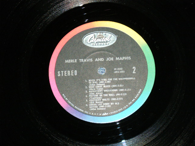 画像: MERLE TRAVIS & JOE MAPHIS - COUNTRY MUSIC'S TWO GUITARS GREATS ( Ex++/Ex+++) / 1964 US AMERICA  ORIGINAL "BLACK with RAINBOW CAPOITOL Logo on TOP  Label" STEREO  Used LP 