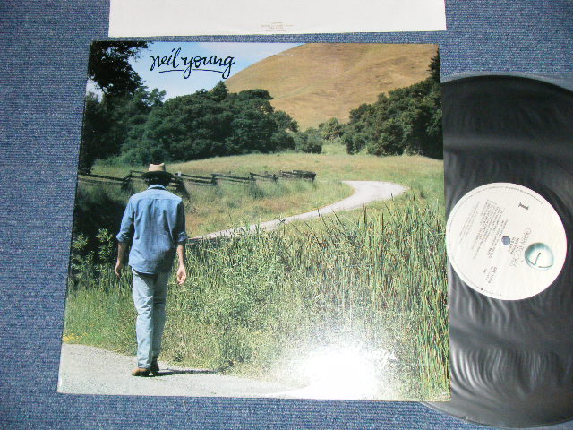 画像1: NEIL YOUNG - OLD WAYS (Matrix #    A) GHS24068 A-1A G    B) GHS24068 B-1A G ) ( Ex++/MINT- A-5:Ex++) / 1985 US AMERICA ORIGINAL  1st Press "WHITE LABEL with HORIZONTAL PINSTRIPS" Used LP 