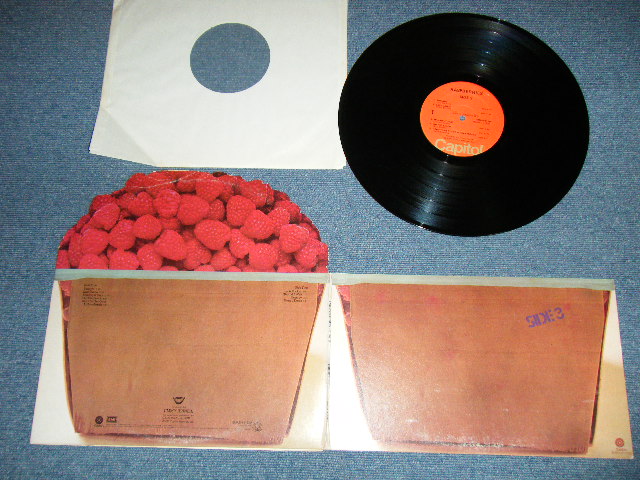 画像1: RASPBERRIES ( w/ ERIC CARMEN ) - SIDE 3  ( Ex++/Ex+++ Looks:Ex+++) / 1973  US AMERICA ORIGINAL "SHAPED Cover" "Mail Order CAPITOL Record Club Release"  "ORANGE with OLIVE GREEN 'CAPITOL' at Bottom  LABEL" Used LP  