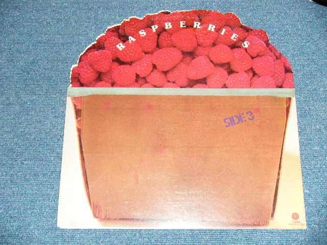 画像: RASPBERRIES ( w/ ERIC CARMEN ) - SIDE 3  ( Ex++/Ex+++ Looks:Ex+++) / 1973  US AMERICA ORIGINAL "SHAPED Cover" "Mail Order CAPITOL Record Club Release"  "ORANGE with OLIVE GREEN 'CAPITOL' at Bottom  LABEL" Used LP  