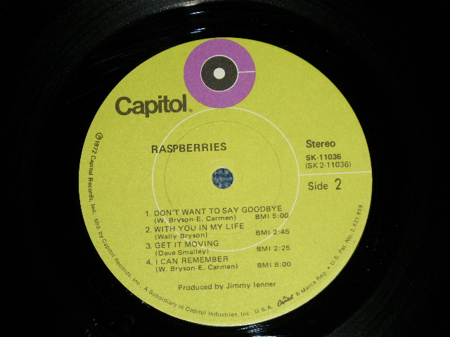 画像: RASPBERRIES ( w/ ERIC CARMEN ) -RASPBERRIES (Ex+++/Ex+++ ) / 1972  US AMERICA ORIGINAL "SMELL Cover"  "LIME GREEN with Purple "C" Logo on Top  LABEL" Used LP  