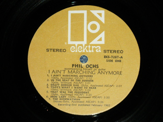 画像: PHIL OCHS - I AIN'T MARCHING ANY MORE  ( Ex+++/Ex+++)   / 1966 US AMERICA  ORIGINAL "GOLD Label with STYLIZED 'E' Logo"  STEREO Used LP 
