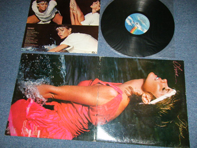 画像1: OLIVIA NEWTON-JOHN - PHYSICAL ( Without PIN-UP POSTER) ( Ex+/Ex+++ )  /1981 US AMERICA ORIGINAL Used LP With PIN-UP POSTER 