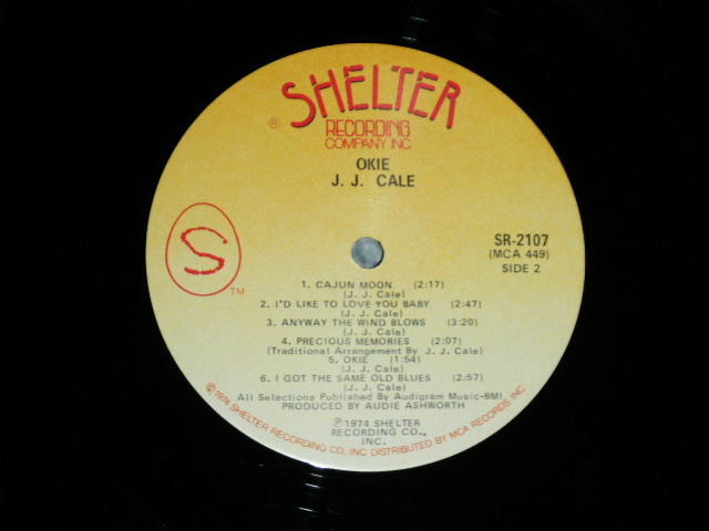 画像: J.J. CALE  J.J.CALE  - OKIE OKIE ( Matrix #    A) MCA-448-W1    B) MCA-449-W1 )(  Ex+++/MINT )  / 1974 US AMERICA ORIGINAL "TEXTURED Cover"  Used LP