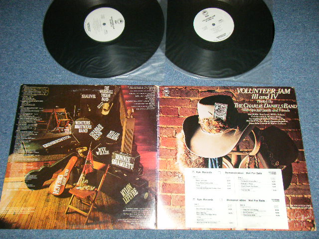 画像1: V.A. CHARLIE DANIELS BAND(HOSTED) + WET WILLIE, SEA LEVEL, WILLIE NELSON, +more)  - VOLUNTEER JAM III and IV ( Ex++/MINT-) / 1978 US AMERICA  ORIGINAL "WHITE LABEL PROMO" Used 2-LP