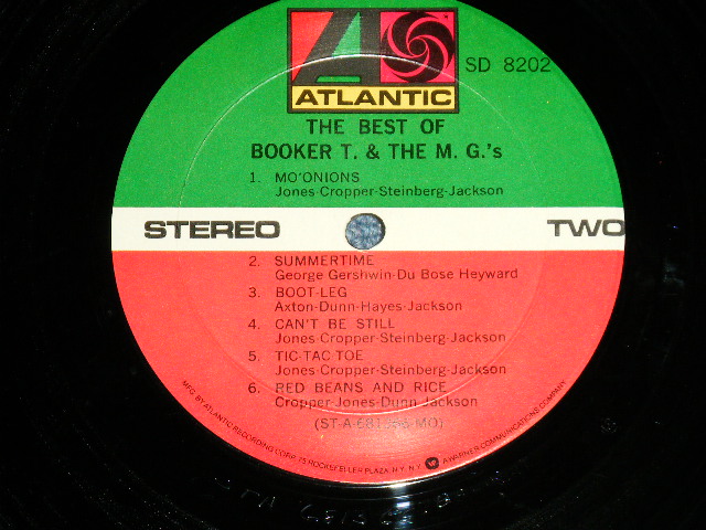 画像:   BOOKER T.& THE MG'S - THE BEST OF  ( Matrix # A)  STA 681365-AA LW △12421    B) STA 681366-B-REPL △20218-X(1)) ( Ex++/Ex+++, A-1:Ex++  :EDSP ) / 1975 Version  US AMERICA  "RED & GREEN with small 75 Rockfeller Address Label"  Used LP 