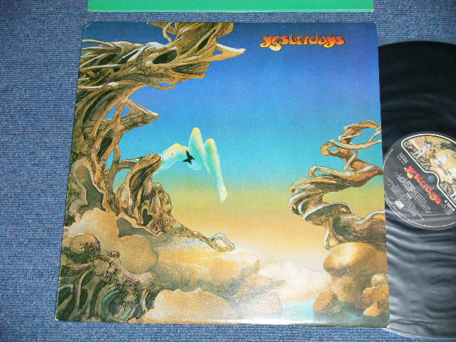 画像1: YES -  YESTERDAYS  ( Matrix # A1/B1) E/MINT- Loos:Ex+++ B-1 )   / 1974 UK ENGLAND ORIGINAL 1st Press "RED & GREEN Label"  Used LP  