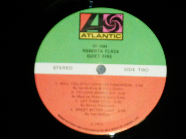 画像: ROBERTA FLACK - QUIET FIRE ( Ex++/Ex+++ WOFC )  / 1971 CANADA ORIGINAL "RED & GREEN  Label"   Used LP 