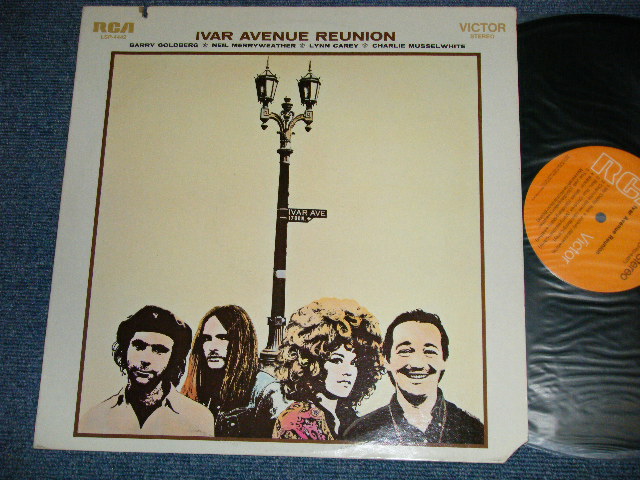 画像1: IVAR AVENUE REUNION  (With CHARLIE MUSSELWHITE, BARRY GOLDBERG, NEIL MERRYWEATHER, LYNN CARLIE) - IVAR AVENUE REUNION  (Ex++/MINT-  CUT OUT) / 1970 US AMERICA ORIGINAL Used LP 