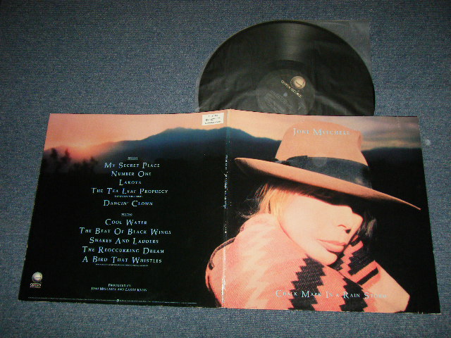 画像1: JONI MITCHELL  - CHALK MARK IN A RAIN STORM  (Ex++/MINT) / 1988 CANADA ORIGINAL Used LP 