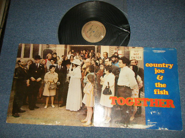 画像1: COUNTRY JOE And The FISH - TOGETHER (VG+++/Ex- Looks:Ex+ )  / 1968 US AMERICA ORIGINAL 1st press "BRONZE with SILVER GRAY Print Label" Used LP