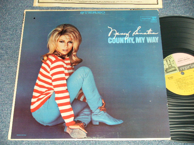 画像1: NANCY SINATRA - COUNTRY MY WAY ( Ex+/Ex+++ Looks:Ex+ )  / 1967 US AMERICA ORIGINAL 1st Press "MULTI COLOR Label" STEREO  Used LP 