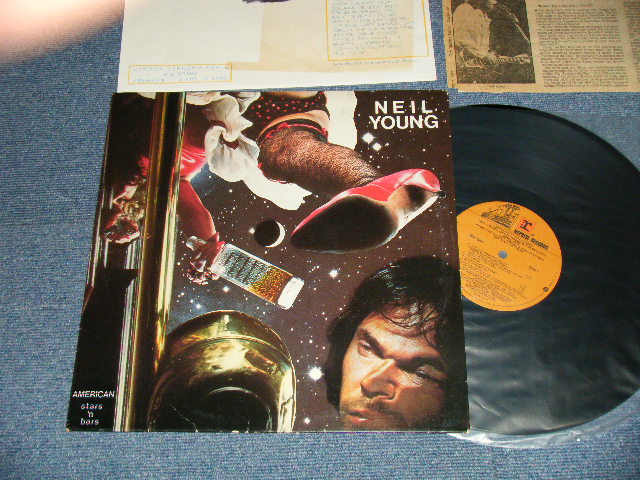画像1: NEIL YOUNG   - AMERICAN STARS 'N BARS ( Plus Bonus News Paper "L.A.TIMES SUNDAY, DECEMBER 11, 1977") (  Matrix # A) MSK-1-2261 LW 2  B) MSK-2-2261 LW 2) ( Ex+++/MINT-) /1977 US AMERICA ORIGINAL "BROWN  Label" Used LP 