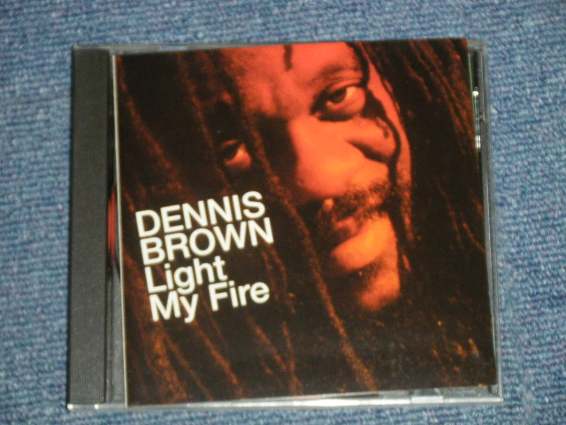 画像1: DENNIS BROWN - LIGHT MY FIRE (MINT-/MINT) / 1994 US AMERICA ORIGINAL  Used CD 