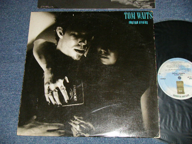 画像1: TOM WAITS -  FOREIGN AFFAIRS (Matrix # A) 7E 1117  A Re SP ESRTD 9-777 SRC   B) 7E 1117  B-C Re SP SRC  ESRTD 9 13 77 ) (Ex\Ex+++ Looks:Ex++ ) / 1977 US AMERICA ORIGINAL Used LP 