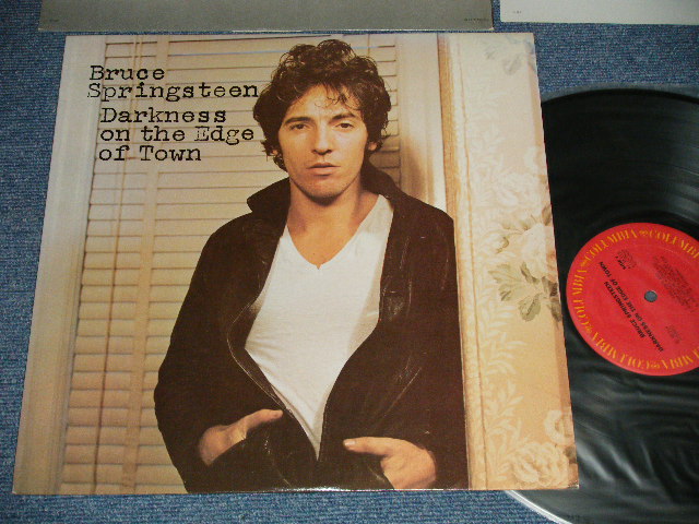 画像1: BRUCE SPRINGSTEEN - DARKNESS ON THE EDGE OF TOWN ( Matrix # A) PAL-35318-1B TML-S  F5    B) PBL-35318 -2B TML-S  D-5 )  (MINT/MINT-) / 1978 US AMERICA ORIGINAL "1st Press SMALL PRINTED TITLE Back Cover and HARD INNER SLEEVE" Used LP 