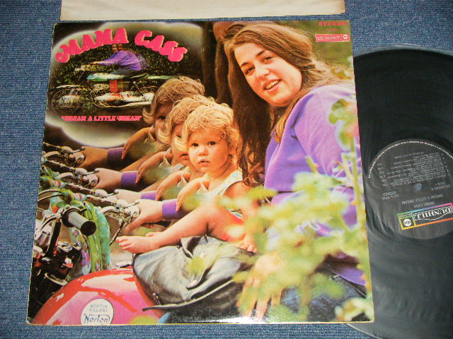 画像1: MAMA CASS (ELLIOT) of MAMAS & PAPAS  - DREAM A LITTLE DREAM (1st SOLO Album) ( A) DS-50040-A-1   B) DS-50040-B-1 ) ( Ex++/Ex++ Looks:Ex+ B-5,6:PressMiss BB)  / 1968 US AMERICA ORIGINAL 2nd press "Un-GLOSSY Label" "DS-50040 on Label" Used LP 