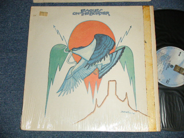 画像1: EAGLES - ON THE BORDER (Matrix #A)7E 1004-A-7 CSM B)7E-1004-B-6 CSM )  "CSM/ SANTA MARIA Press in CA"(Ex+++/MINT-) /  1975-6 Version US AMERICA 1st Press "TEXTURED Cover" "2nd Press Press CLOUD with 'W' Logo Label" Used LP 