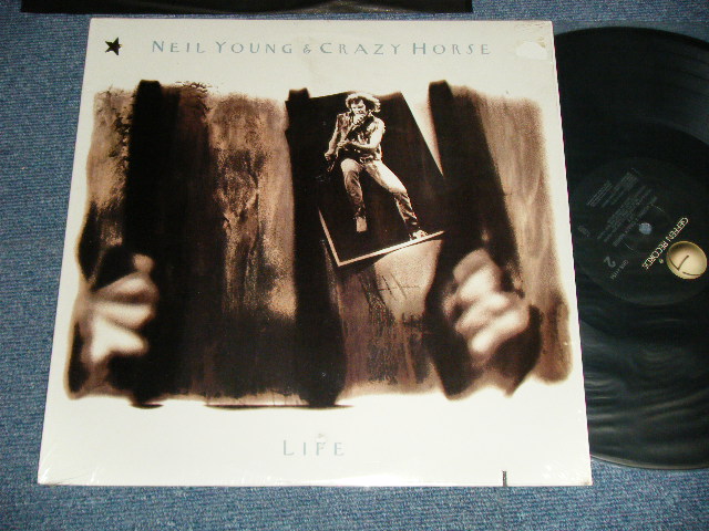 画像1: NEIL YOUNG  & CRAZY HORSE- LIFE (MINT-/MINT- Looks:Ex+  Cut Out )  / 1987 US AMERICA ORIGINAL Used LP