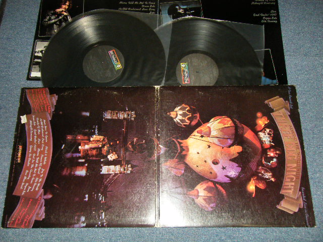 画像1: THREE DOG NIGHT - AROUND THE WORLD ( Ex++/Ex, MINT- STOBC) / 1973 US AMERICA ORIGINAL Used 2-LP's 