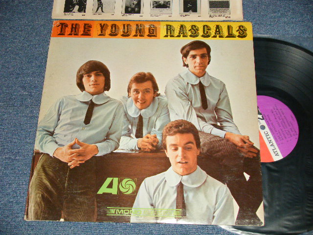 画像1: THE YOUNG RASCALS -THE YOUNG RASCALS (Matrix #A) A-12359-AA MR LW AT △9085  W  B) A-12360-AA NR  LW AT △9085-x ) (Ex+/Ex++) / 1966 US AMERICA ORIGINAL "RED & PLUM(PURPLE) Label" MONO Used LP 