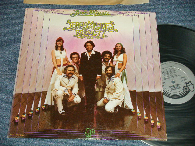 画像1: SERGIO MENDES & BRASIL '77 - LOVE MUSIC (Ex+++/MINT-  EDSP)/1973 US AMERICA ORIGINAL Used LP 