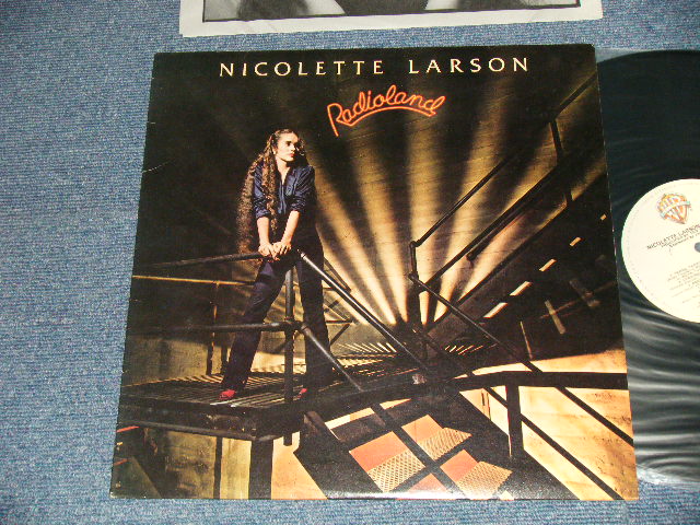 画像1: NICOLETTE LARSON - RADIOLAND : with CUSTOM INNER (MINT-/MINT-) / 1980 US AMERICA ORIGINAL Used LP