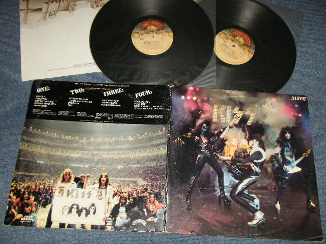 画像1: KISS - ALIVE! : NO Booklet (Ex++/Ex+++ SWOFC) / 1977 Version US AMERICA 2nd Press "TAN Label with DESERT SCENE With CASABLANCA Label"  Used 2-LP's 