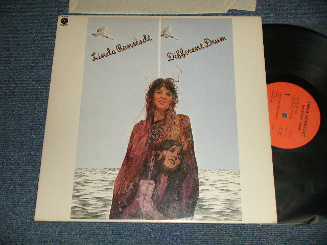 画像1: LINDA RONSTADT - DIFFERENT DRUM (Ex+++/MINT- SWOBC) / 1974 US AMERICA ORIGINAL "ORANGE Label" Used LP