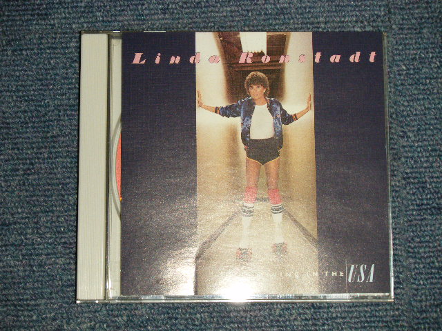 画像1: LINDA RONSTADT - LIVING IN THE U.S.A. (E++/MINT) / 1987 US AMERICA ORIGINAL Used CD