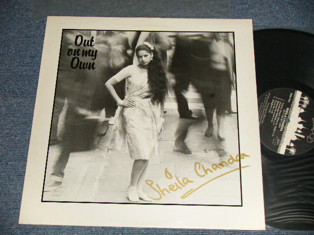 画像1: SHEILA CHANDRA - OUT ON MY OWN (Ex++/MINT- EDSP) /1984 UK ENGLAND ORIGINAL Used LP